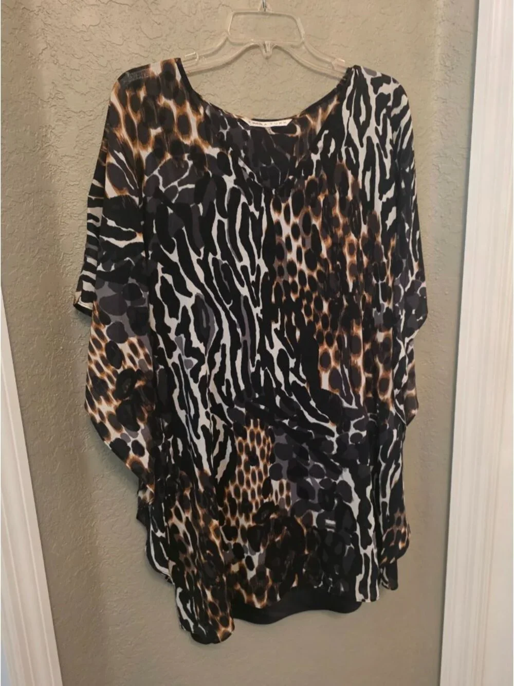 Trina Turk Silk Blend Animal Print Layered Lightweight Dress 6 EUC Lightweight - Picture 2 of 13